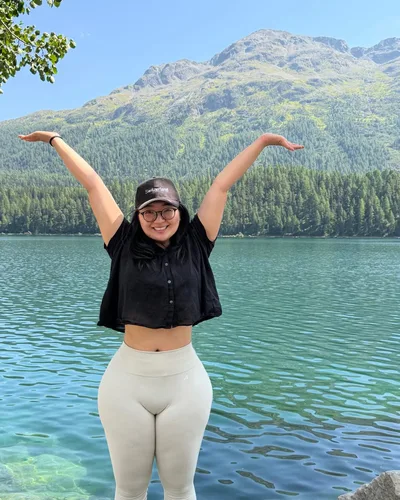Aroomi Kim, public photo posted on X on Aug 11, 2026