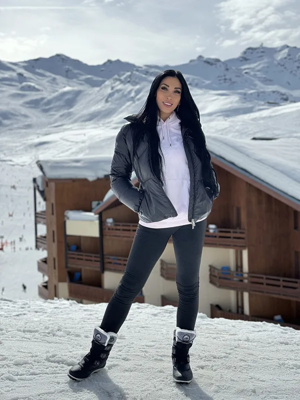 Cléa Gaultier on the snow in Val Thorens