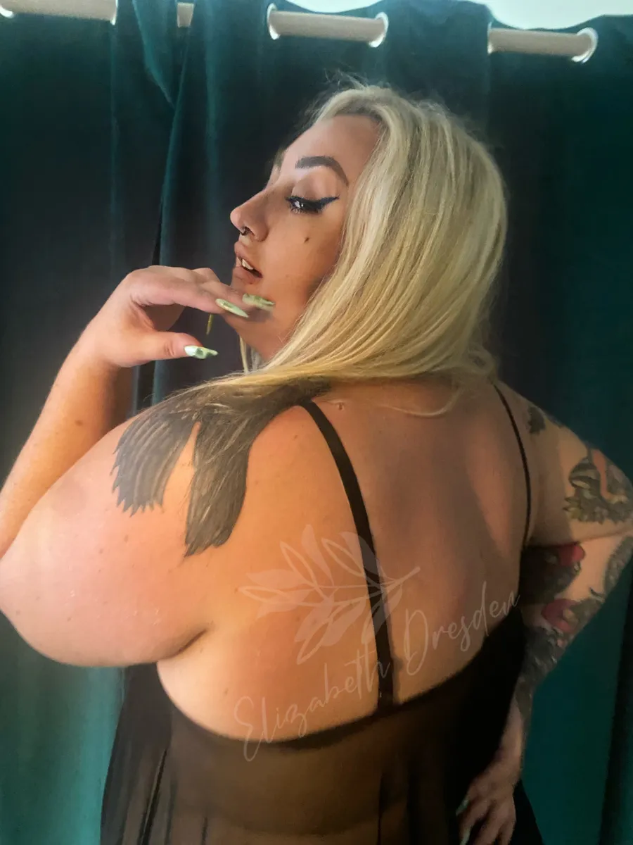 Elizabeth Dresden, soft promo photo 5