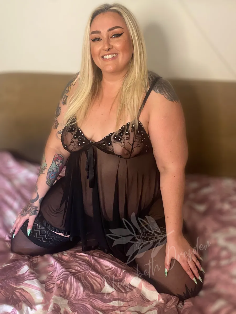 Elizabeth Dresden, soft promo photo 7