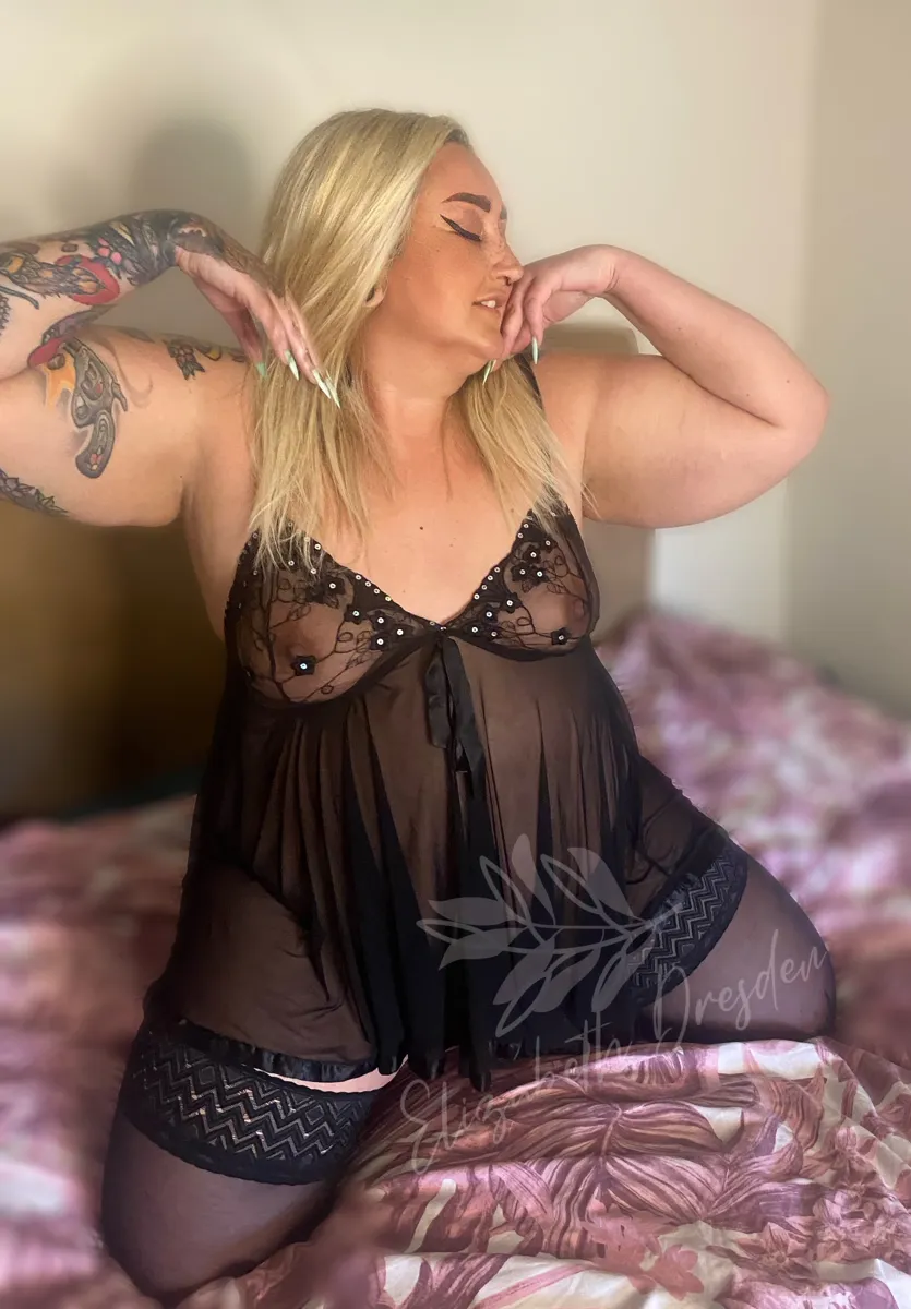 Elizabeth Dresden, soft promo photo 9
