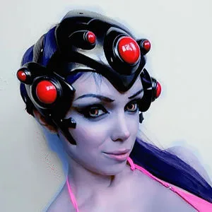 Octokuro in Widowmaker cosplay