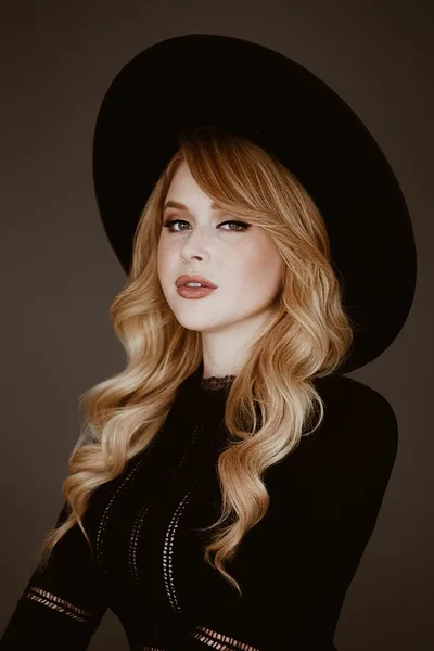 Renee Olstead, soft photo 3