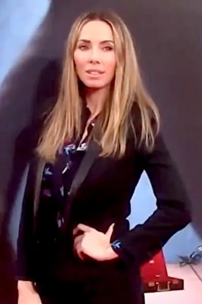 Whitney Cummings, soft photo 1